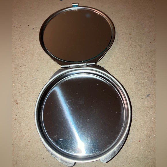 Compact Mirror ~ Beautiful Inside and Out - Picture 5 of 7